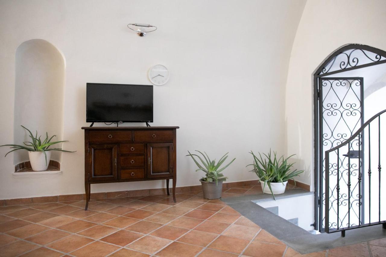 La Chicca Di Paola Apartment Lovere Bagian luar foto