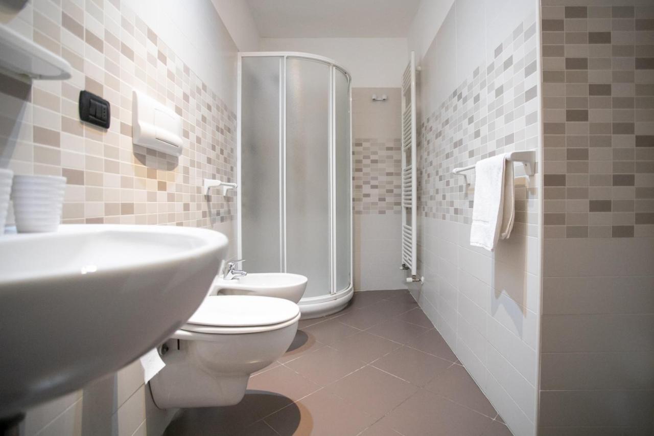 La Chicca Di Paola Apartment Lovere Bagian luar foto