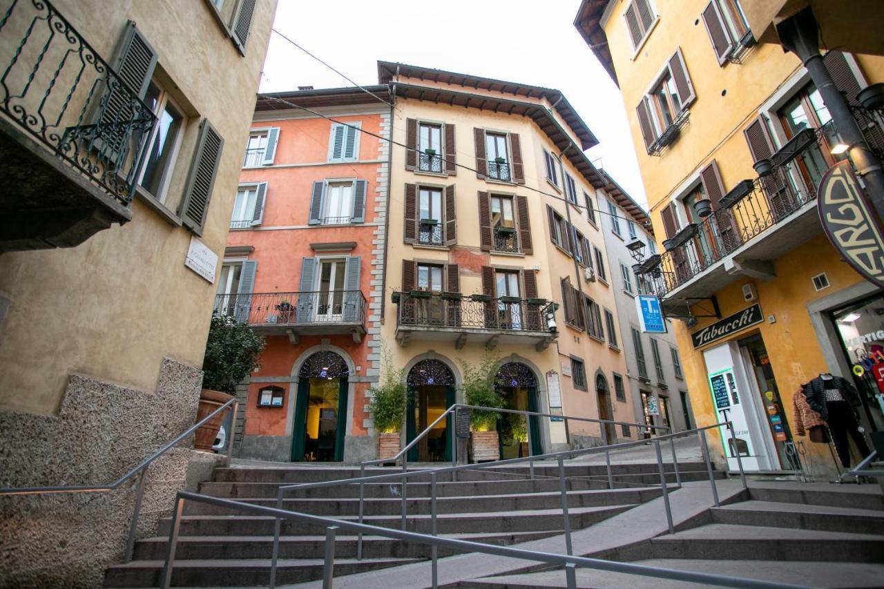 La Chicca Di Paola Apartment Lovere Bagian luar foto